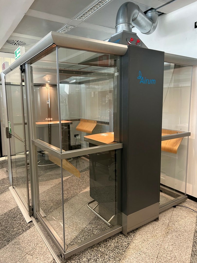 Cabina fumatori con doppia colonna filtrante