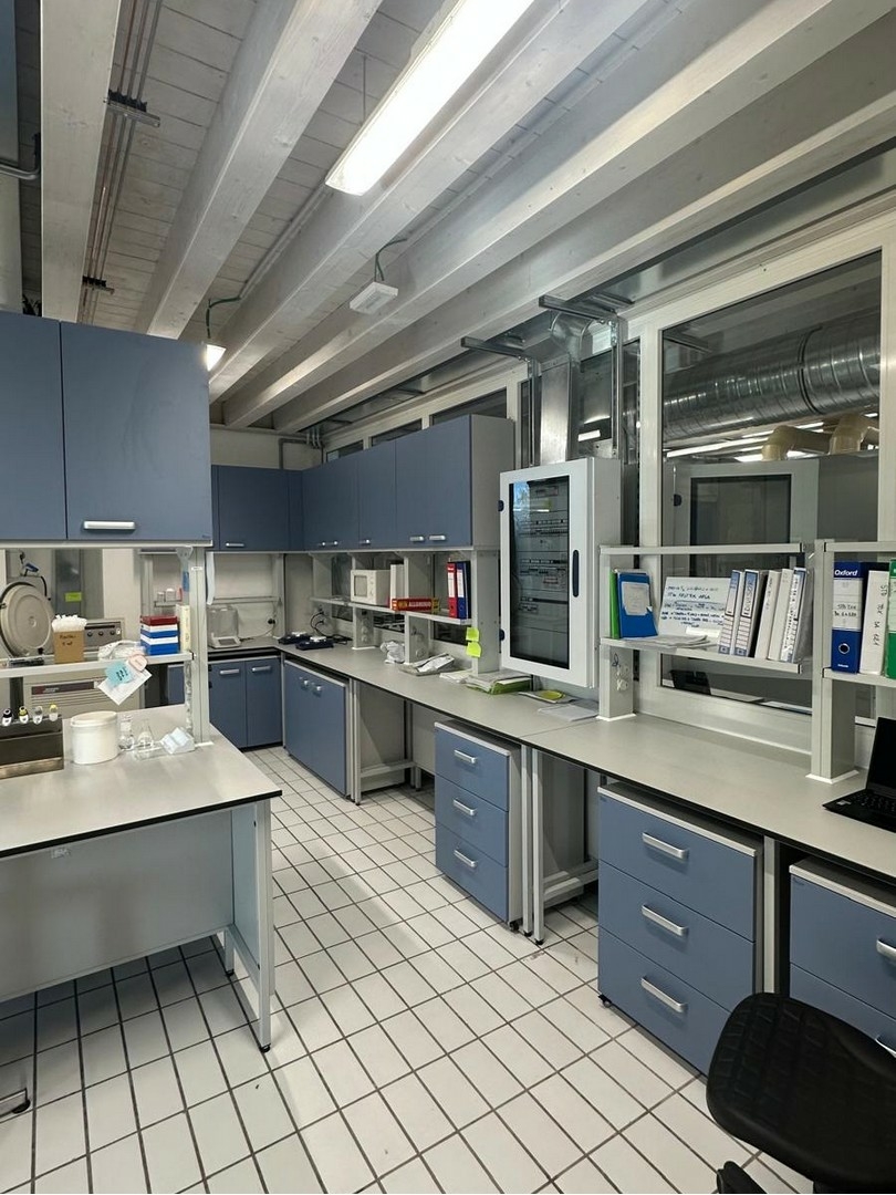 Arredo tecnico realizzato su misura per laboratori specialisitici