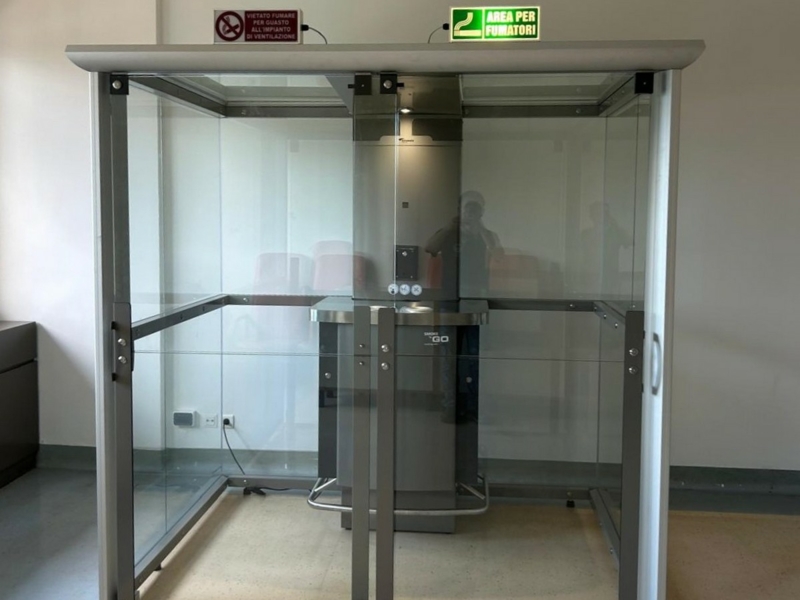 Cabina fumatori reparto psichiatrico